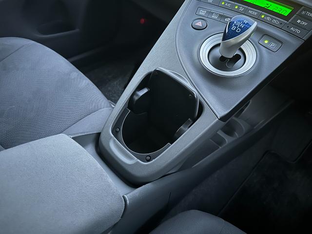 プリウス Ｓツーリングセレクション　１年保証付き／禁煙車／純正ナビ／ＬＥＤヘッドライト／フォグランプ／ＥＴＣ／Ｂカメラ／ＢＴ再生／ＴＶ視聴／ＣＤ・ＤＶＤ再生／ステアリングスイッチ／スマートキー／オートライト／パワーウィンドウ／電格ミラー（36枚目）