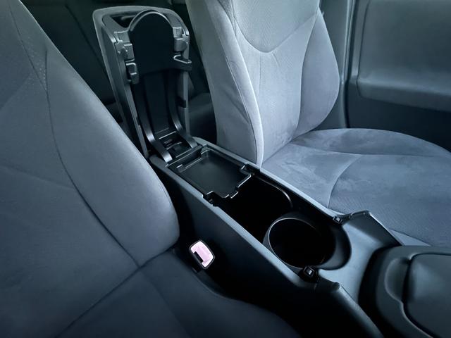 プリウス Ｓツーリングセレクション　１年保証付き／禁煙車／純正ナビ／ＬＥＤヘッドライト／フォグランプ／ＥＴＣ／Ｂカメラ／ＢＴ再生／ＴＶ視聴／ＣＤ・ＤＶＤ再生／ステアリングスイッチ／スマートキー／オートライト／パワーウィンドウ／電格ミラー（37枚目）