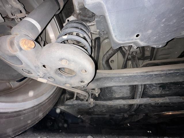 プリウス Ｓツーリングセレクション　１年保証付き／禁煙車／純正ナビ／ＬＥＤヘッドライト／フォグランプ／ＥＴＣ／Ｂカメラ／ＢＴ再生／ＴＶ視聴／ＣＤ・ＤＶＤ再生／ステアリングスイッチ／スマートキー／オートライト／パワーウィンドウ／電格ミラー（52枚目）