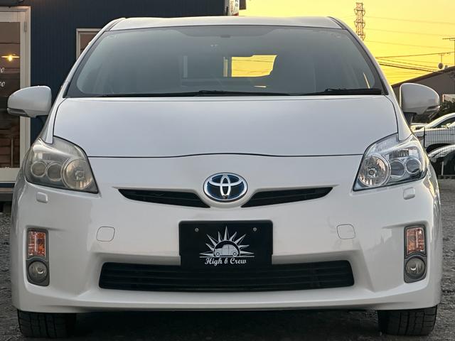 プリウス Ｓツーリングセレクション　１年保証付き／禁煙車／ＬＥＤヘッドライト／フォグランプ／ＥＴＣ／フルセグＴＶ／ＢＴ再生／ＣＤ・ＤＶＤ再生／オートライト／ステアリングスイッチ／パワーウィンドウ／電格ミラー／スマートキー／衝突安全ボディ（6枚目）