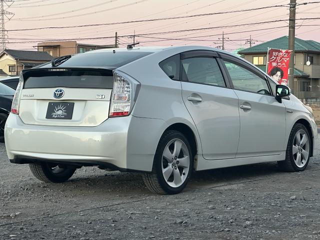 プリウス Ｓツーリングセレクション　１年保証付き／禁煙車／ＬＥＤヘッドライト／フォグランプ／ＥＴＣ／フルセグＴＶ／ＢＴ再生／ＣＤ・ＤＶＤ再生／オートライト／ステアリングスイッチ／パワーウィンドウ／電格ミラー／スマートキー／衝突安全ボディ（10枚目）