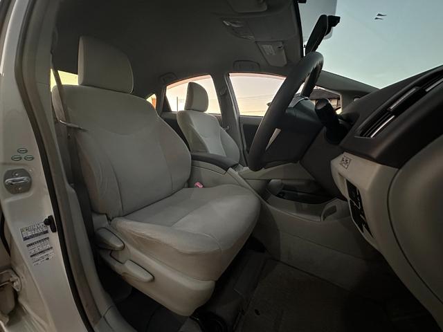 プリウス Ｓツーリングセレクション　１年保証付き／禁煙車／ＬＥＤヘッドライト／フォグランプ／ＥＴＣ／フルセグＴＶ／ＢＴ再生／ＣＤ・ＤＶＤ再生／オートライト／ステアリングスイッチ／パワーウィンドウ／電格ミラー／スマートキー／衝突安全ボディ（18枚目）