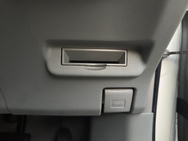 プリウス Ｓツーリングセレクション　１年保証付き／禁煙車／ＬＥＤヘッドライト／フォグランプ／ＥＴＣ／フルセグＴＶ／ＢＴ再生／ＣＤ・ＤＶＤ再生／オートライト／ステアリングスイッチ／パワーウィンドウ／電格ミラー／スマートキー／衝突安全ボディ（31枚目）