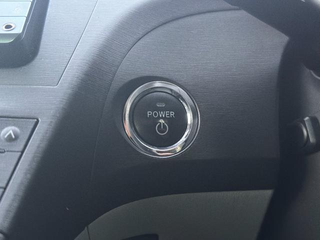 プリウス Ｓツーリングセレクション　１年保証付き／禁煙車／ＬＥＤヘッドライト／フォグランプ／ＥＴＣ／フルセグＴＶ／ＢＴ再生／ＣＤ・ＤＶＤ再生／オートライト／ステアリングスイッチ／パワーウィンドウ／電格ミラー／スマートキー／衝突安全ボディ（32枚目）