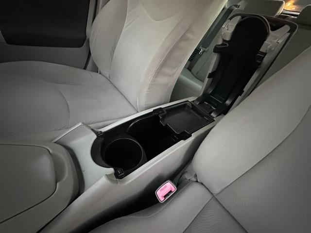プリウス Ｓツーリングセレクション　１年保証付き／禁煙車／ＬＥＤヘッドライト／フォグランプ／ＥＴＣ／フルセグＴＶ／ＢＴ再生／ＣＤ・ＤＶＤ再生／オートライト／ステアリングスイッチ／パワーウィンドウ／電格ミラー／スマートキー／衝突安全ボディ（36枚目）