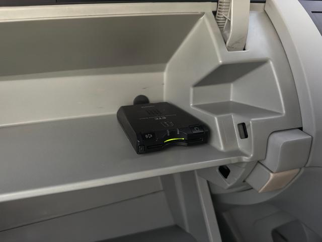 プリウス Ｓツーリングセレクション　１年保証付き／禁煙車／ＬＥＤヘッドライト／フォグランプ／ＥＴＣ／フルセグＴＶ／ＢＴ再生／ＣＤ・ＤＶＤ再生／オートライト／ステアリングスイッチ／パワーウィンドウ／電格ミラー／スマートキー／衝突安全ボディ（39枚目）