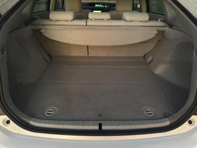 プリウス Ｓツーリングセレクション　１年保証付き／禁煙車／ＬＥＤヘッドライト／フォグランプ／ＥＴＣ／フルセグＴＶ／ＢＴ再生／ＣＤ・ＤＶＤ再生／オートライト／ステアリングスイッチ／パワーウィンドウ／電格ミラー／スマートキー／衝突安全ボディ（49枚目）