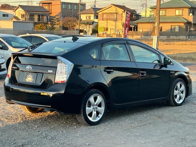 プリウス Ｓツーリングセレクション　１年保証付き／純正ナビ／ＬＥＤヘッドライト／フォグランプ／ＥＴＣ／バックカメラ／ＢＴ再生／フルセグＴＶ／ＣＤ・ＤＶＤ再生／ステアリングスイッチ／スマートキー／オートライト／パワーウィンドウ／電格ミラー（10枚目）