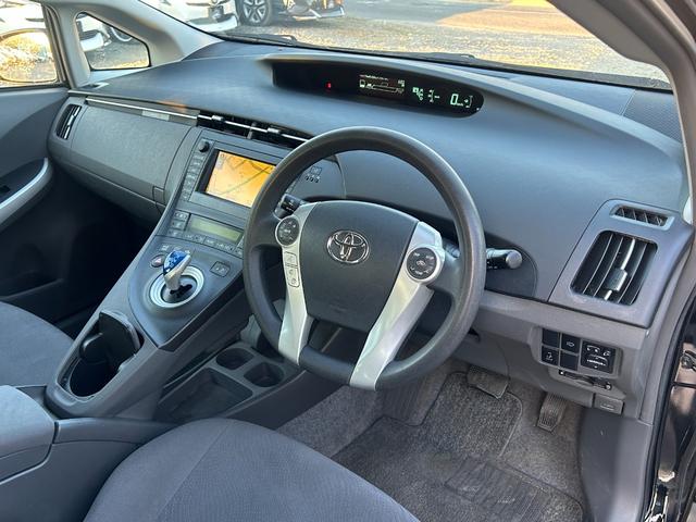 プリウス Ｓツーリングセレクション　１年保証付き／純正ナビ／ＬＥＤヘッドライト／フォグランプ／ＥＴＣ／バックカメラ／ＢＴ再生／フルセグＴＶ／ＣＤ・ＤＶＤ再生／ステアリングスイッチ／スマートキー／オートライト／パワーウィンドウ／電格ミラー（15枚目）