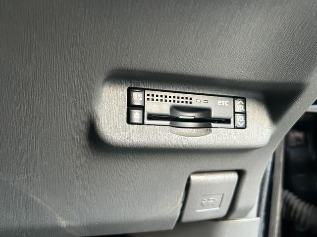 プリウス Ｓツーリングセレクション　１年保証付き／純正ナビ／ＬＥＤヘッドライト／フォグランプ／ＥＴＣ／バックカメラ／ＢＴ再生／フルセグＴＶ／ＣＤ・ＤＶＤ再生／ステアリングスイッチ／スマートキー／オートライト／パワーウィンドウ／電格ミラー（38枚目）