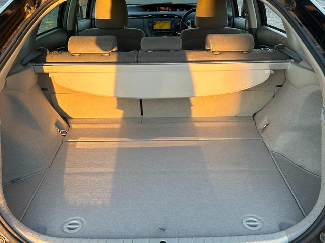 プリウス Ｓツーリングセレクション　１年保証付き／純正ナビ／ＬＥＤヘッドライト／フォグランプ／ＥＴＣ／バックカメラ／ＢＴ再生／フルセグＴＶ／ＣＤ・ＤＶＤ再生／ステアリングスイッチ／スマートキー／オートライト／パワーウィンドウ／電格ミラー（41枚目）