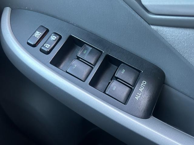 プリウス Ｓツーリングセレクション　１年保証付き／純正ナビ／ＬＥＤヘッドライト／フォグランプ／ＥＴＣ／バックカメラ／ＢＴ再生／フルセグＴＶ／ＣＤ・ＤＶＤ再生／ステアリングスイッチ／スマートキー／オートライト／パワーウィンドウ／電格ミラー（43枚目）