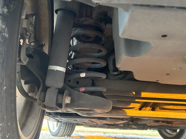 プリウス Ｓツーリングセレクション　１年保証付き／純正ナビ／ＬＥＤヘッドライト／フォグランプ／ＥＴＣ／バックカメラ／ＢＴ再生／フルセグＴＶ／ＣＤ・ＤＶＤ再生／ステアリングスイッチ／スマートキー／オートライト／パワーウィンドウ／電格ミラー（45枚目）