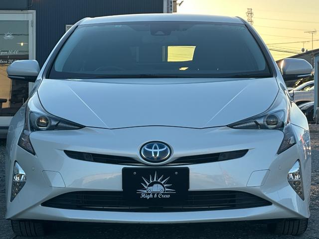 プリウス Ｓセーフティプラス　１年保証付き／禁煙車／トヨタセーフティセンス／クリアランスソナー／ドラレコ／ＬＥＤヘッド／フォグ／ＥＴＣ／Ｂカメラ／フルセグＴＶ／ＢＴ再生／クルコン／ＣＤ・ＤＶＤ再生／オートライト／電動格納ミラー／（6枚目）