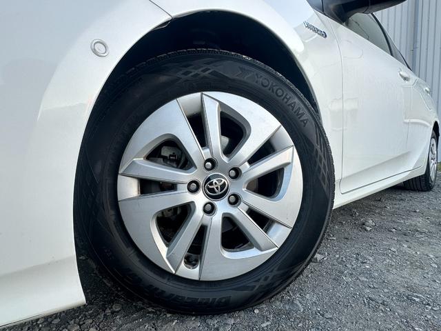 プリウス Ｓセーフティプラス　１年保証付き／禁煙車／トヨタセーフティセンス／クリアランスソナー／ドラレコ／ＬＥＤヘッド／フォグ／ＥＴＣ／Ｂカメラ／フルセグＴＶ／ＢＴ再生／クルコン／ＣＤ・ＤＶＤ再生／オートライト／電動格納ミラー／（16枚目）