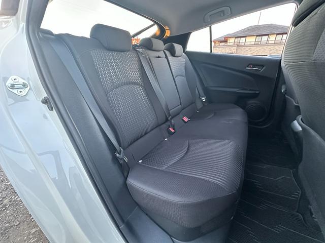 プリウス Ｓセーフティプラス　１年保証付き／禁煙車／トヨタセーフティセンス／クリアランスソナー／ドラレコ／ＬＥＤヘッド／フォグ／ＥＴＣ／Ｂカメラ／フルセグＴＶ／ＢＴ再生／クルコン／ＣＤ・ＤＶＤ再生／オートライト／電動格納ミラー／（20枚目）