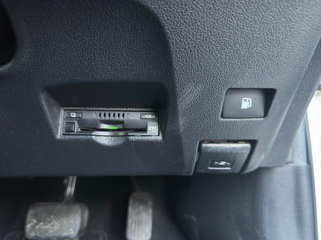 プリウス Ｓセーフティプラス　１年保証付き／禁煙車／トヨタセーフティセンス／クリアランスソナー／ドラレコ／ＬＥＤヘッド／フォグ／ＥＴＣ／Ｂカメラ／フルセグＴＶ／ＢＴ再生／クルコン／ＣＤ・ＤＶＤ再生／オートライト／電動格納ミラー／（32枚目）