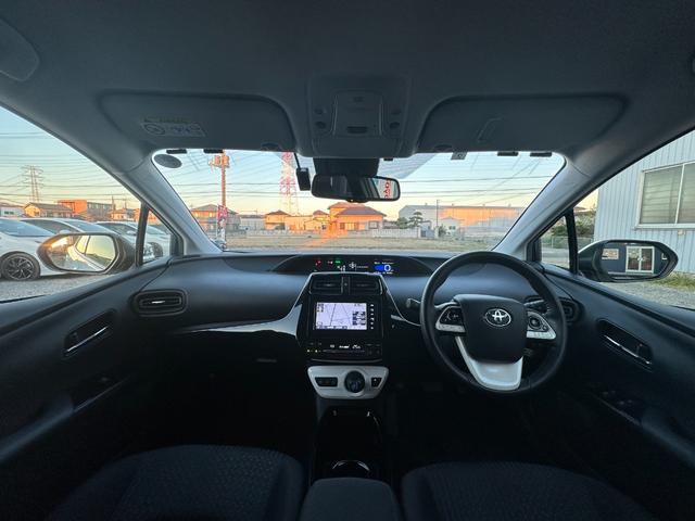 プリウス Ｓセーフティプラス　１年保証付き／禁煙車／トヨタセーフティセンス／クリアランスソナー／ドラレコ／ＬＥＤヘッド／フォグ／ＥＴＣ／Ｂカメラ／フルセグＴＶ／ＢＴ再生／クルコン／ＣＤ・ＤＶＤ再生／オートライト／電動格納ミラー／（53枚目）