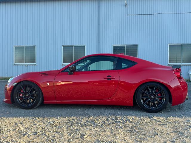 ８６ ＧＴリミテッド　ブラックパッケージ　１年保証付き／クスコ車高調／ＨＤМＩ／シートヒーター／ドラレコ／ＬＥＤヘッド／フォグ／ＥＴＣ／社外ナビ／フルセグ／Ｂカメラ／ＢＴ再生／ハーフレザー／オートライト／ＣＤ・ＤＶＤ再生／ステアリングスイッチ（12枚目）