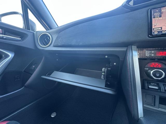 ８６ ＧＴリミテッド　ブラックパッケージ　１年保証付き／クスコ車高調／ＨＤМＩ／シートヒーター／ドラレコ／ＬＥＤヘッド／フォグ／ＥＴＣ／社外ナビ／フルセグ／Ｂカメラ／ＢＴ再生／ハーフレザー／オートライト／ＣＤ・ＤＶＤ再生／ステアリングスイッチ（46枚目）