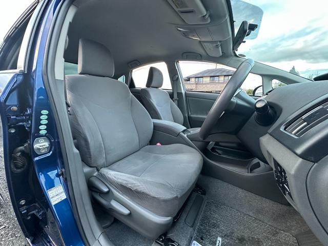 プリウス Sツーリングセレクション 1年保証付/純正ナビ/TV視聴/LEDヘッドライト/フォグランプ/ETC/CD・DVD再生/オートライト/電格ミラー/スマートキー/パワーウィンドウ/衝突安全ボディ/盗難防止システム(18枚目)