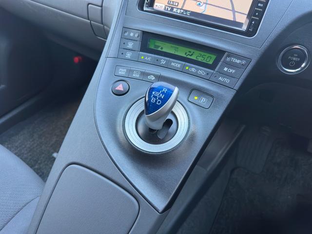 プリウス Sツーリングセレクション 1年保証付/純正ナビ/TV視聴/LEDヘッドライト/フォグランプ/ETC/CD・DVD再生/オートライト/電格ミラー/スマートキー/パワーウィンドウ/衝突安全ボディ/盗難防止システム(34枚目)