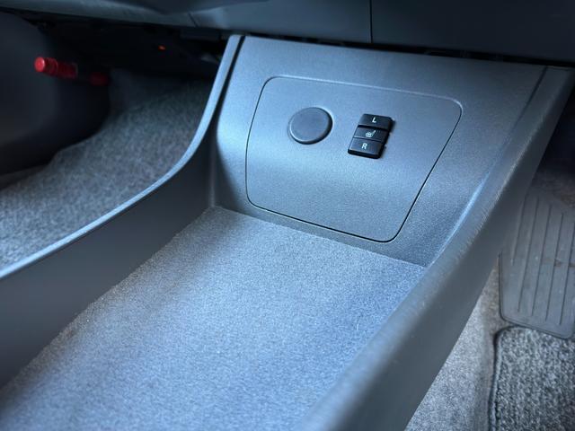 プリウス Gツーリングセレクションレザーパッケージ 1年保証付き/純正ナビ/革/シートヒーター/禁煙車/HUD/LEDヘッドライト/フォグ/ETC/Bカメラ/BT再生/クルコン/フルセグTV/CD・DVD/オートライト/ステアリングスイッチ/電格ミラー(41枚目)