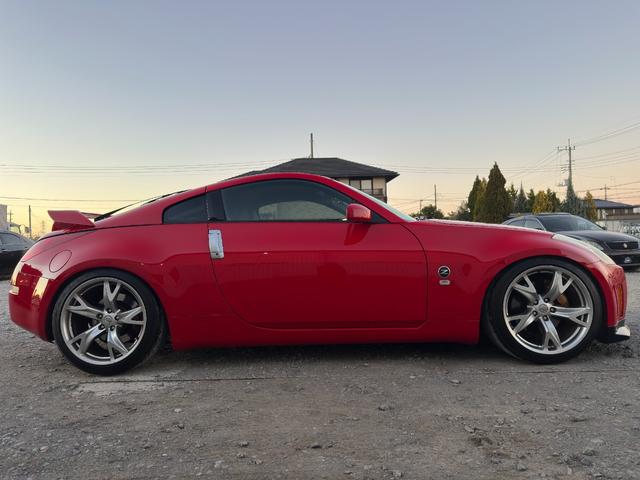 フェアレディＺ バージョンＳ　６ＭＴ／フルスケールメーター交換／ＮＩＳＭＯバンパー／ＮＩＳＭＯウイング／ＮＩＳＭＯ軽量フラホ／トラスト車高調／純ＯＰＭＯＭＯステ／ステンレスマフラー／Ｚ３４ホイール／ＢＯＳＥサウンド／ブレンボ（8枚目）