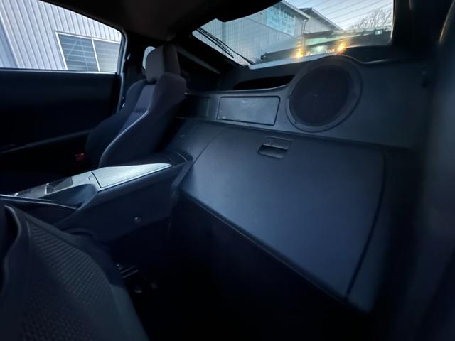 フェアレディＺ バージョンＳ　６ＭＴ／フルスケールメーター交換／ＮＩＳＭＯバンパー／ＮＩＳＭＯウイング／ＮＩＳＭＯ軽量フラホ／トラスト車高調／純ＯＰＭＯＭＯステ／ステンレスマフラー／Ｚ３４ホイール／ＢＯＳＥサウンド／ブレンボ（25枚目）