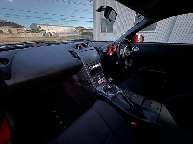 フェアレディＺ バージョンＳ　６ＭＴ／フルスケールメーター交換／ＮＩＳＭＯバンパー／ＮＩＳＭＯウイング／ＮＩＳＭＯ軽量フラホ／トラスト車高調／純ＯＰＭＯＭＯステ／ステンレスマフラー／Ｚ３４ホイール／ＢＯＳＥサウンド／ブレンボ（29枚目）