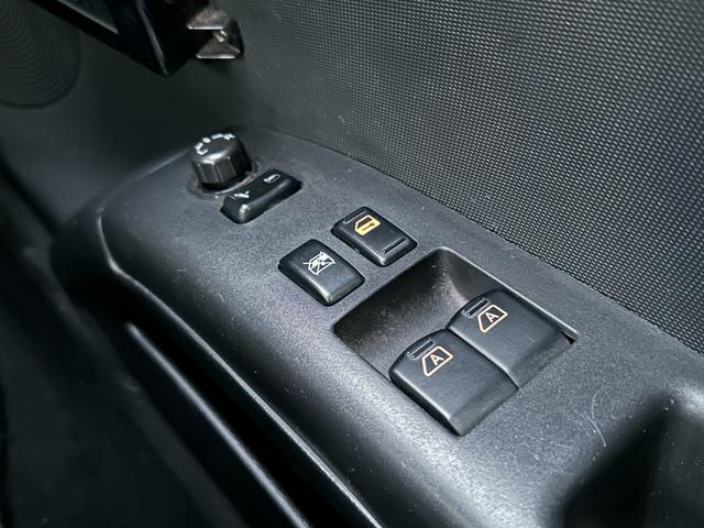 フェアレディＺ バージョンＳ　６ＭＴ／フルスケールメーター交換／ＮＩＳＭＯバンパー／ＮＩＳＭＯウイング／ＮＩＳＭＯ軽量フラホ／トラスト車高調／純ＯＰＭＯＭＯステ／ステンレスマフラー／Ｚ３４ホイール／ＢＯＳＥサウンド／ブレンボ（34枚目）