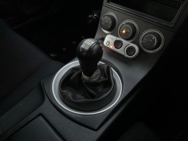 フェアレディＺ バージョンＳ　６ＭＴ／フルスケールメーター交換／ＮＩＳＭＯバンパー／ＮＩＳＭＯウイング／ＮＩＳＭＯ軽量フラホ／トラスト車高調／純ＯＰＭＯＭＯステ／ステンレスマフラー／Ｚ３４ホイール／ＢＯＳＥサウンド／ブレンボ（45枚目）