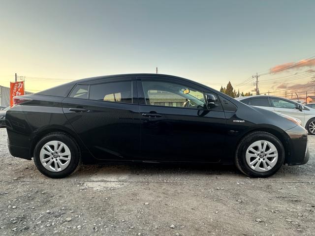 プリウス Sセーフティプラス 1年保証付き/純正9型ナビ/禁煙車/トヨタセーフティセンス/クリアランスソナー/LEDヘッドライト/フォグランプ/ETC/ドラレコ/フルセグTV/Bカメラ/BT再生/CD・DVD/オートライト(9枚目)