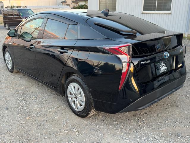 プリウス Sセーフティプラス 1年保証付き/純正9型ナビ/禁煙車/トヨタセーフティセンス/クリアランスソナー/LEDヘッドライト/フォグランプ/ETC/ドラレコ/フルセグTV/Bカメラ/BT再生/CD・DVD/オートライト(12枚目)