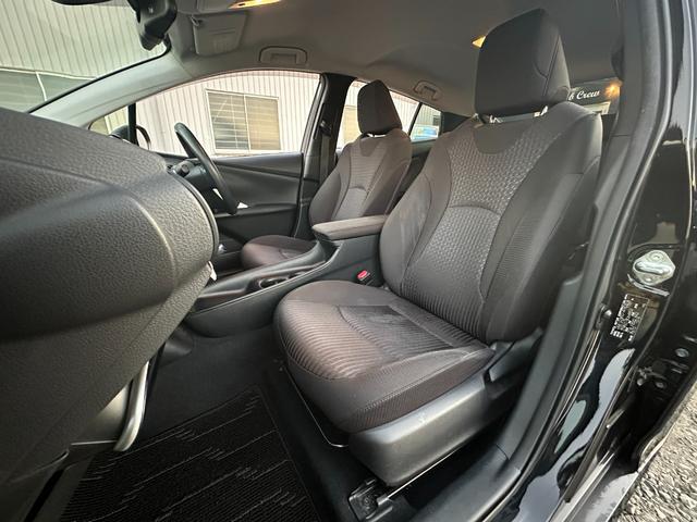 プリウス Sセーフティプラス 1年保証付き/純正9型ナビ/禁煙車/トヨタセーフティセンス/クリアランスソナー/LEDヘッドライト/フォグランプ/ETC/ドラレコ/フルセグTV/Bカメラ/BT再生/CD・DVD/オートライト(19枚目)