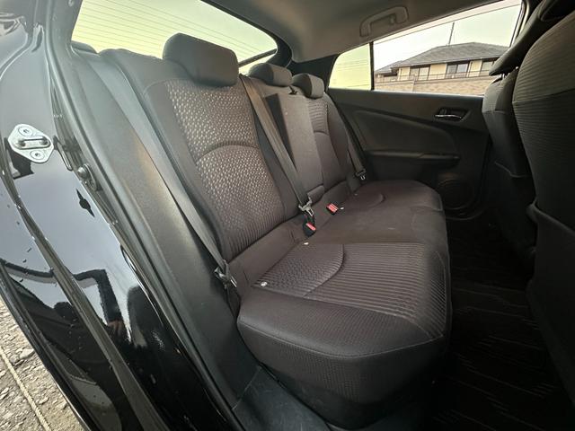 プリウス Sセーフティプラス 1年保証付き/純正9型ナビ/禁煙車/トヨタセーフティセンス/クリアランスソナー/LEDヘッドライト/フォグランプ/ETC/ドラレコ/フルセグTV/Bカメラ/BT再生/CD・DVD/オートライト(20枚目)