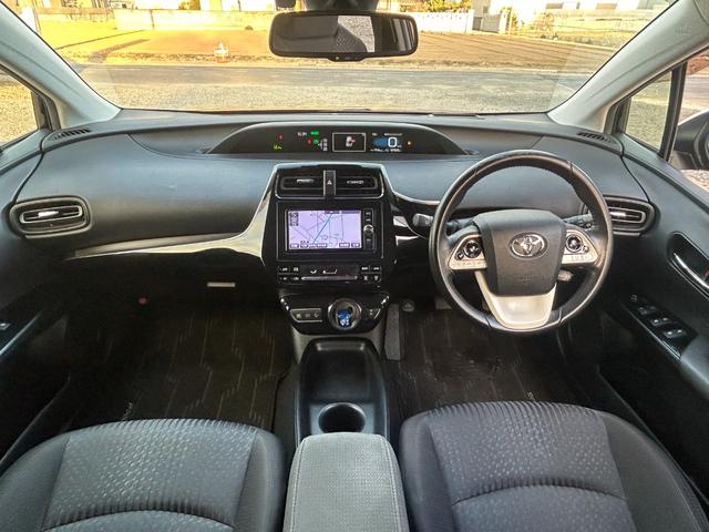 プリウス Sセーフティプラス 1年保証付き/セーフティセンス/クリアランスソナー/ヘッドアップディスプレイ/クルコン/純正ナビ/フルセグTV/Bカメラ/BT再生/LEDヘッドライト/フォグランプ/ETC/オートライト/電格ミラー(44枚目)