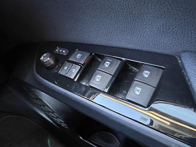 プリウス Ｓツーリングセレクション　１年保証付／モデリスタエアロ／アルパイン９型ナビ／革シート／セーフティセンス／レークル／フルセグＴＶ／Ｂｌｕｅｔｏｏｔｈ再生／バックカメラ／サブウーファー／ＥＴＣ／ドラレコ／レーダー探知機（44枚目）