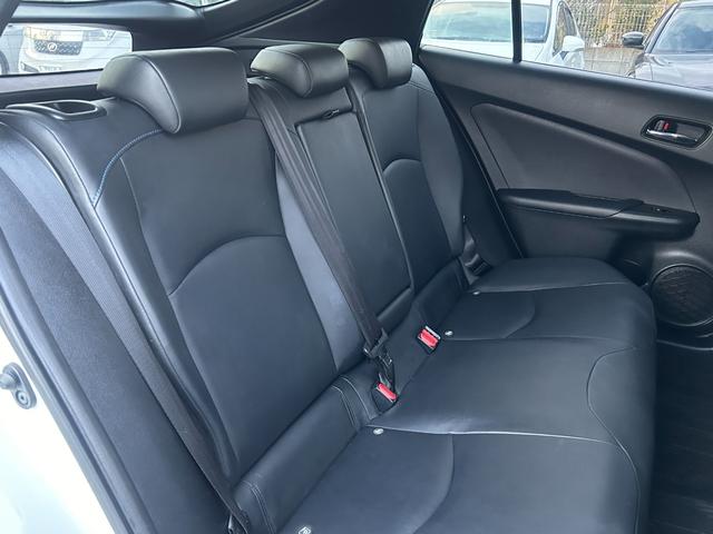 プリウス Aツーリングセレクション 1年保証付き/アルパイン/黒革/シートヒーター/セーフティセンス/クリアランスソナー/ヘッドアップディスプレイ/禁煙車/LEDヘッドライト/フォグランプ/フルセグTV/Bカメラ/BT再生/HDМI(21枚目)