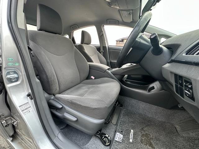 プリウス Ｓツーリングセレクション　１年保証／純正ナビ／ＴＶ視聴／ＥＴＣ／バックカメラ／フォグランプ／スマートキー／ステアリングスイッチ／ＬＥＤヘッドライト／オートライト／プッシュスタート／ヘッドライトウォッシャー（15枚目）