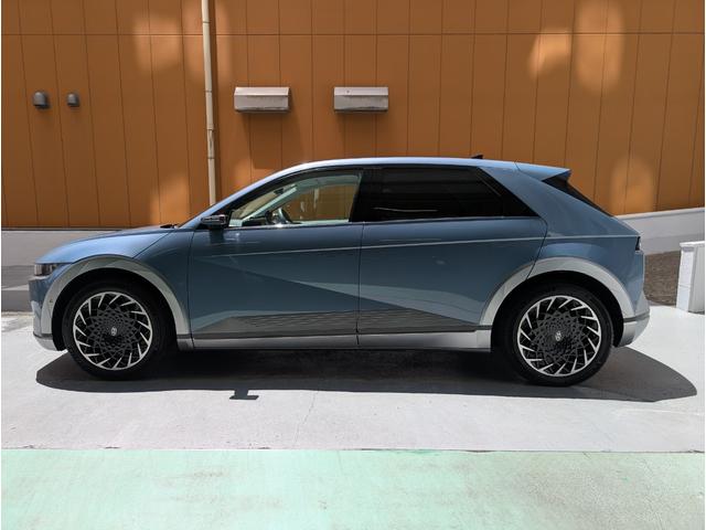アイオニック５ ラウンジ　ＡＷＤ　リミテッドエディション　ワンオーナー・新車保証継承　限定２０台　ドライブレコーダー　全周囲カメラ　オートクルーズコントロール　レーンアシスト　パワーシート　衝突被害軽減システム　サンルーフ　ナビ　オートライト　電動リアゲート（18枚目）