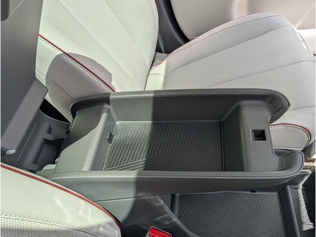 アイオニック５ ラウンジ　ＡＷＤ　リミテッドエディション　ワンオーナー・新車保証継承　限定２０台　ドライブレコーダー　全周囲カメラ　オートクルーズコントロール　レーンアシスト　パワーシート　衝突被害軽減システム　サンルーフ　ナビ　オートライト　電動リアゲート（56枚目）