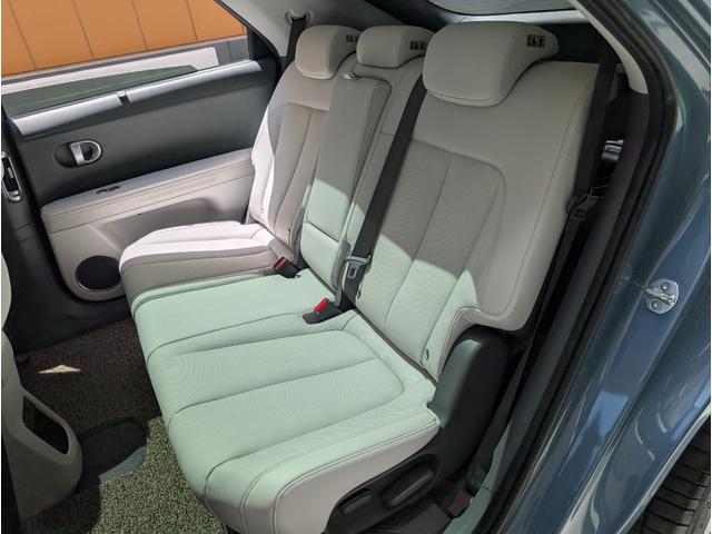 アイオニック５ ラウンジ　ＡＷＤ　リミテッドエディション　ワンオーナー・新車保証継承　限定２０台　ドライブレコーダー　全周囲カメラ　オートクルーズコントロール　レーンアシスト　パワーシート　衝突被害軽減システム　サンルーフ　ナビ　オートライト　電動リアゲート（71枚目）