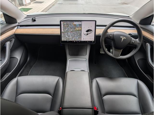 モデル３ スタンダードプラス　バックカメラ　サイドカメラ　ナビ　クリアランスソナー　パワーシート　シートヒーター　ＣＶＴ　アルミホイール　Ｂｌｕｅｔｏｏｔｈ　サンルーフ　パワーウィンドウ（2枚目）