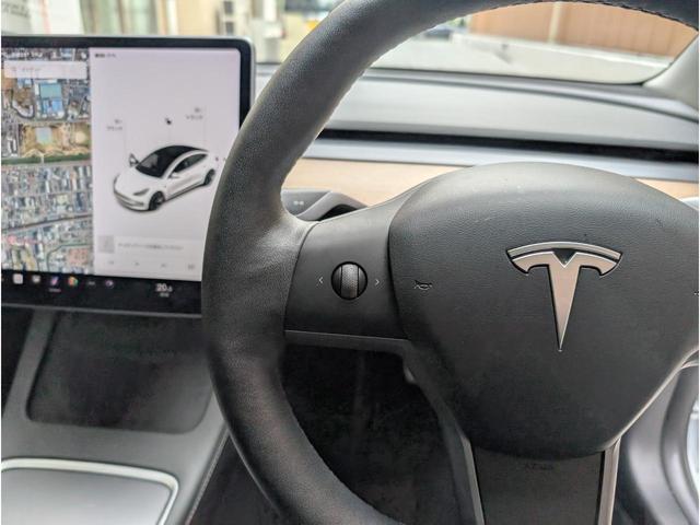モデル３ スタンダードプラス　バックカメラ　サイドカメラ　ナビ　クリアランスソナー　パワーシート　シートヒーター　ＣＶＴ　アルミホイール　Ｂｌｕｅｔｏｏｔｈ　サンルーフ　パワーウィンドウ（8枚目）