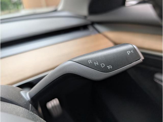 モデル３ スタンダードプラス　バックカメラ　サイドカメラ　ナビ　クリアランスソナー　パワーシート　シートヒーター　ＣＶＴ　アルミホイール　Ｂｌｕｅｔｏｏｔｈ　サンルーフ　パワーウィンドウ（10枚目）