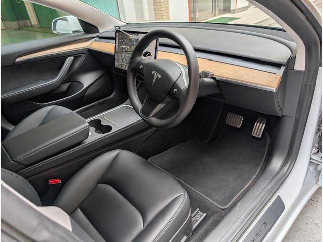 モデル３ スタンダードプラス　バックカメラ　サイドカメラ　ナビ　クリアランスソナー　パワーシート　シートヒーター　ＣＶＴ　アルミホイール　Ｂｌｕｅｔｏｏｔｈ　サンルーフ　パワーウィンドウ（12枚目）