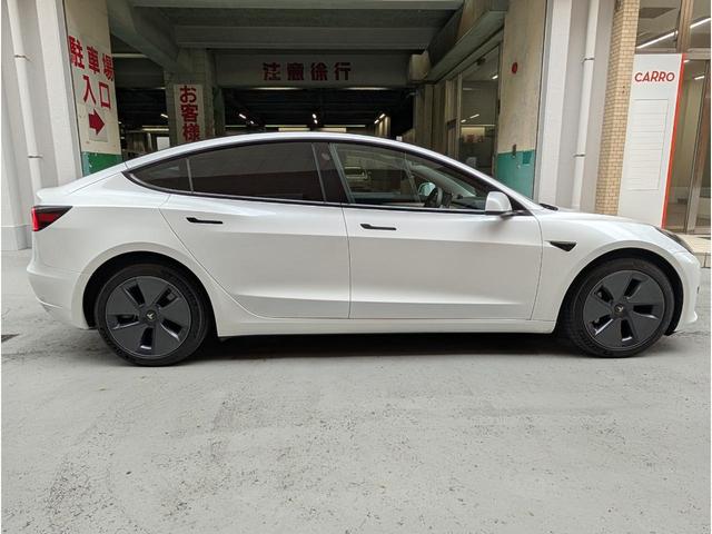 モデル３ スタンダードプラス　バックカメラ　サイドカメラ　ナビ　クリアランスソナー　パワーシート　シートヒーター　ＣＶＴ　アルミホイール　Ｂｌｕｅｔｏｏｔｈ　サンルーフ　パワーウィンドウ（17枚目）