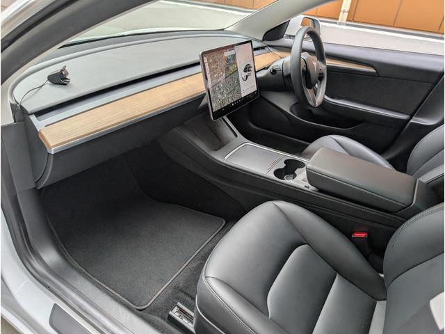 モデル３ スタンダードプラス　バックカメラ　サイドカメラ　ナビ　クリアランスソナー　パワーシート　シートヒーター　ＣＶＴ　アルミホイール　Ｂｌｕｅｔｏｏｔｈ　サンルーフ　パワーウィンドウ（33枚目）
