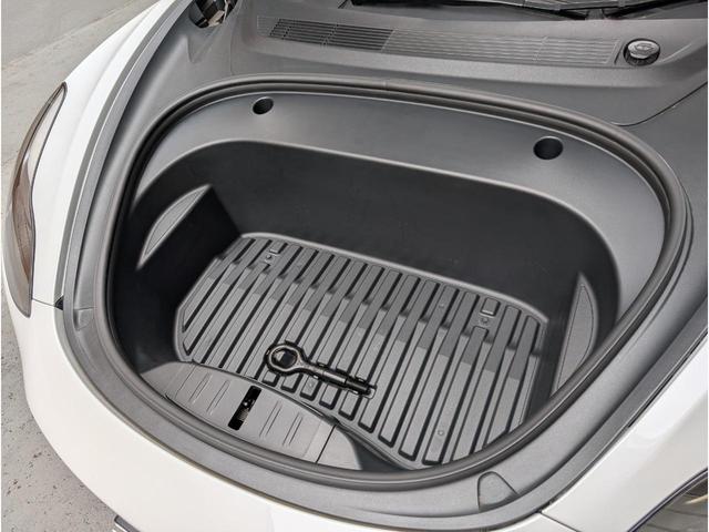 モデル３ スタンダードプラス　バックカメラ　サイドカメラ　ナビ　クリアランスソナー　パワーシート　シートヒーター　ＣＶＴ　アルミホイール　Ｂｌｕｅｔｏｏｔｈ　サンルーフ　パワーウィンドウ（55枚目）